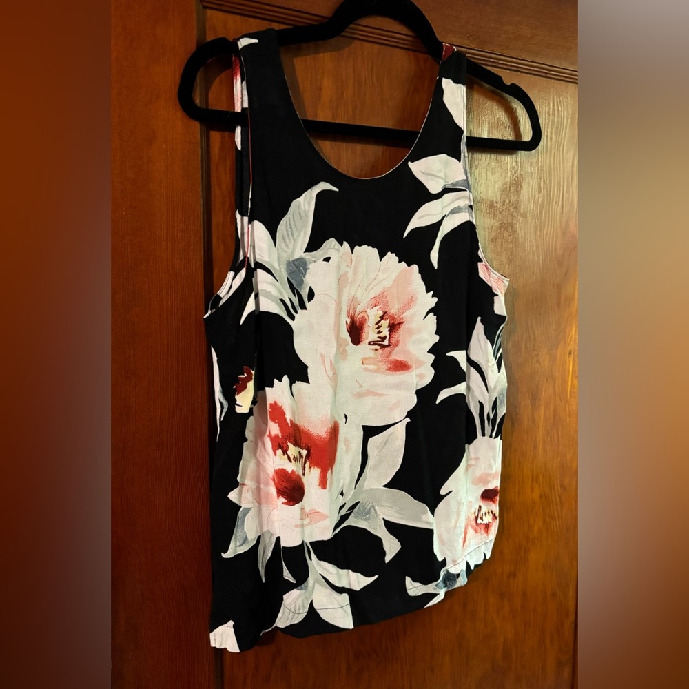 Dynamite Floral Top - Picture 3 of 8